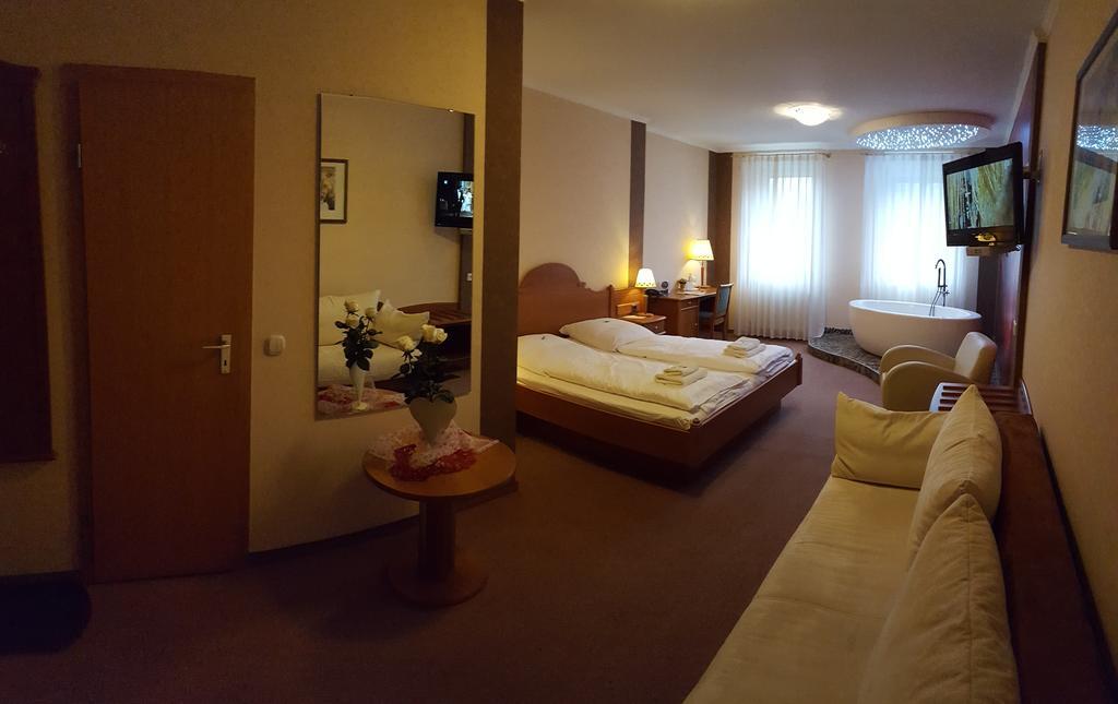Kraeuterhotel & Restaurant Heidejaeger Mulmshorn Zewnętrze zdjęcie