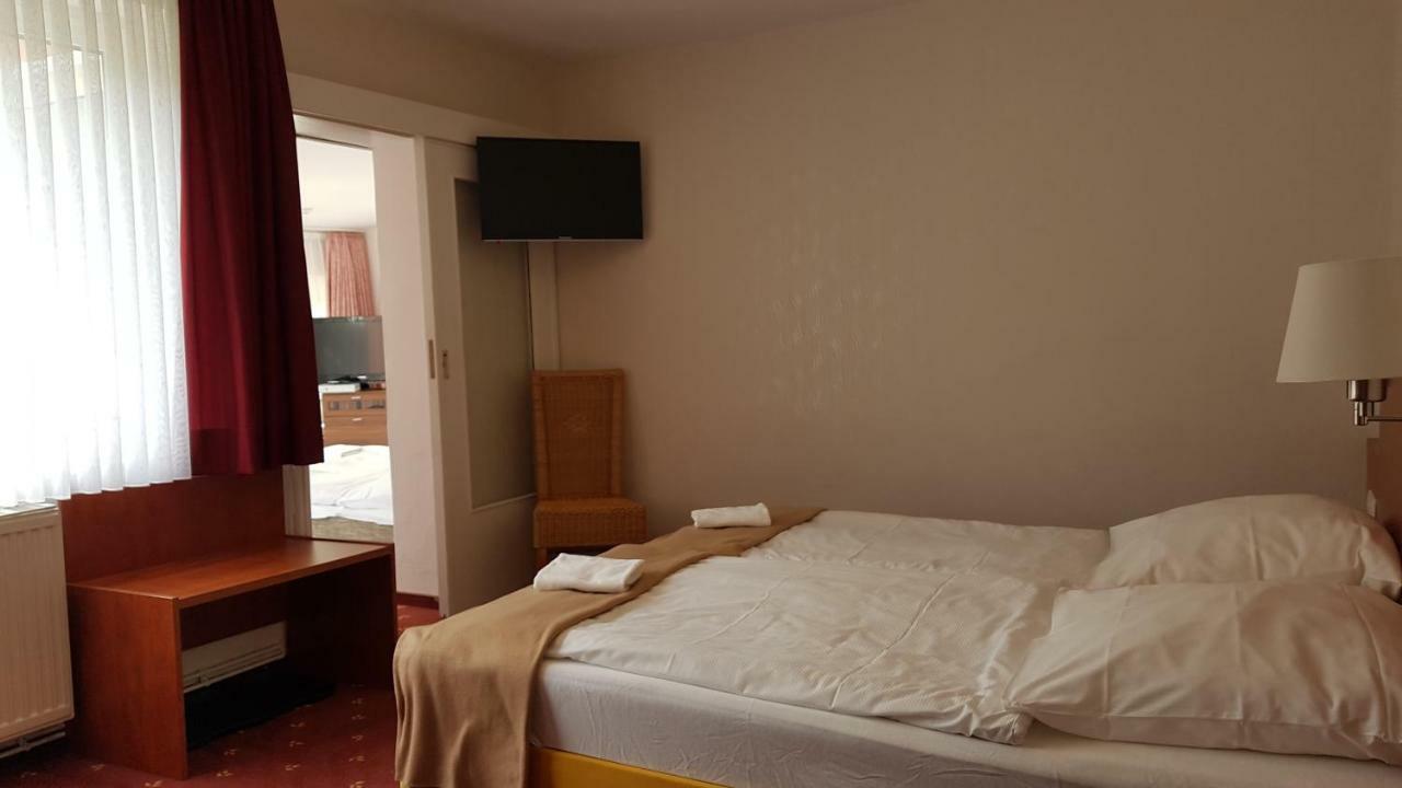 Kraeuterhotel & Restaurant Heidejaeger Mulmshorn Zewnętrze zdjęcie